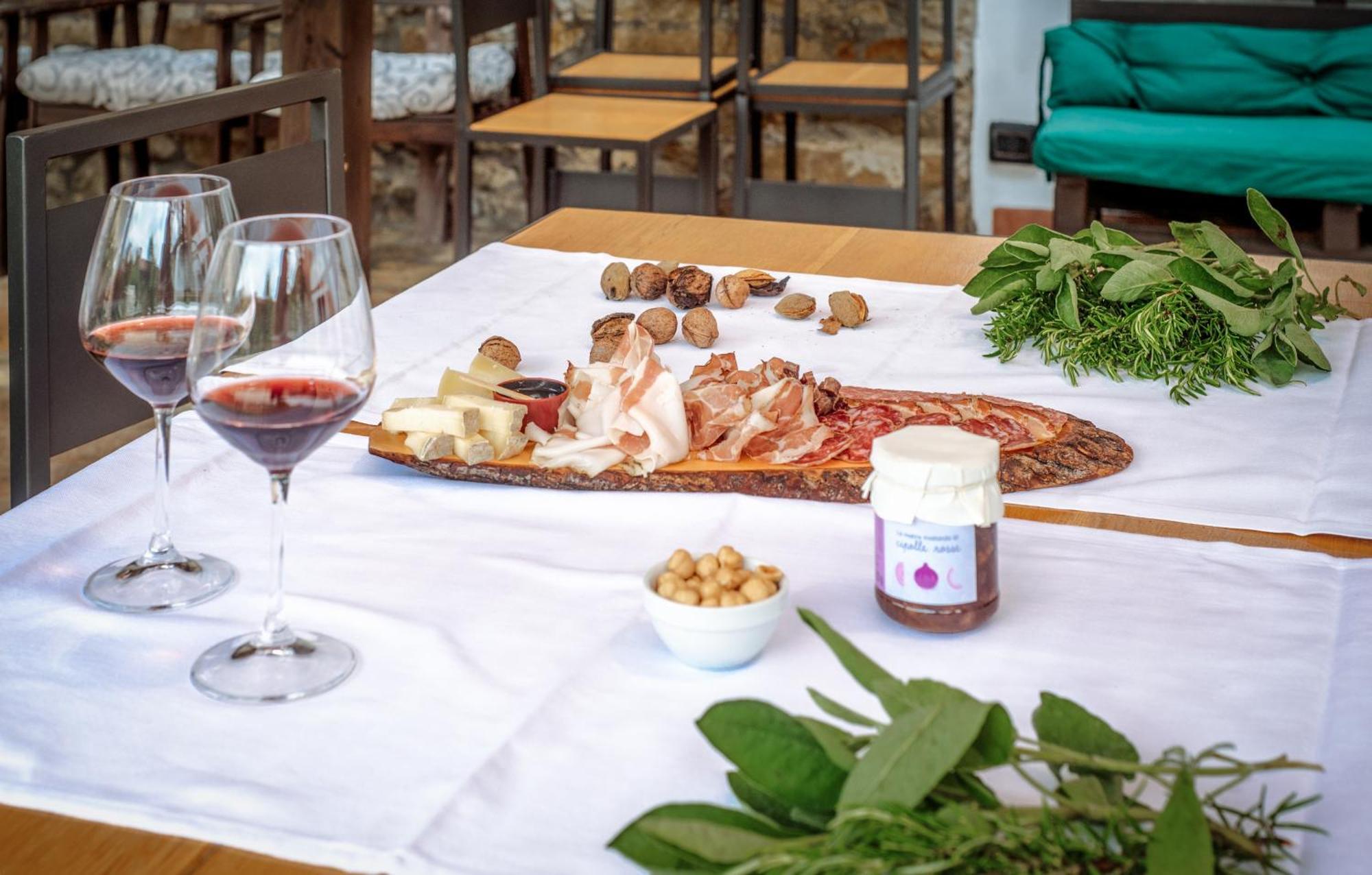Agriturismo Tenuta San Giuseppe Cossano Belbo Екстериор снимка